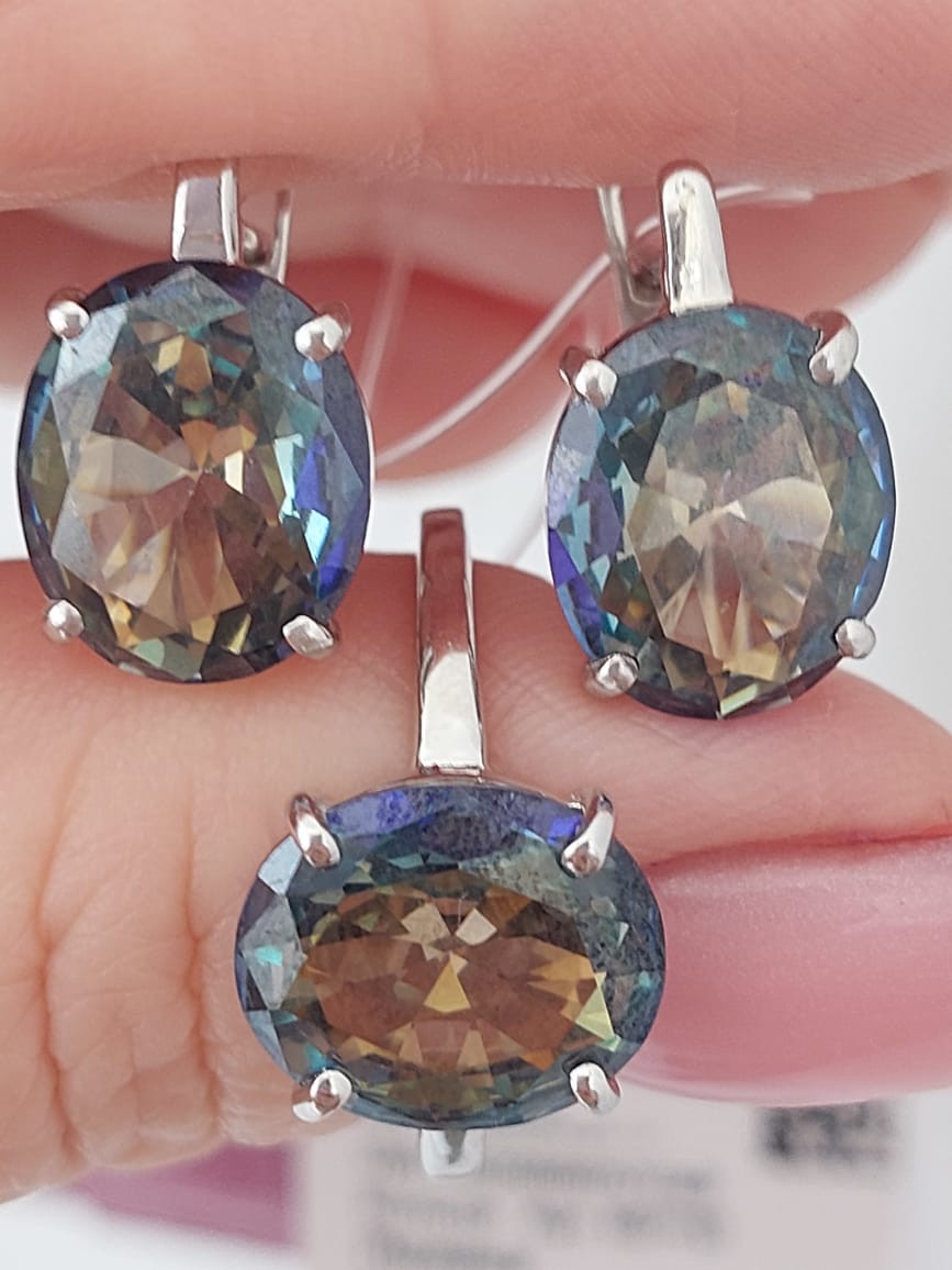 Комплект украшений с мистик кварцем синим